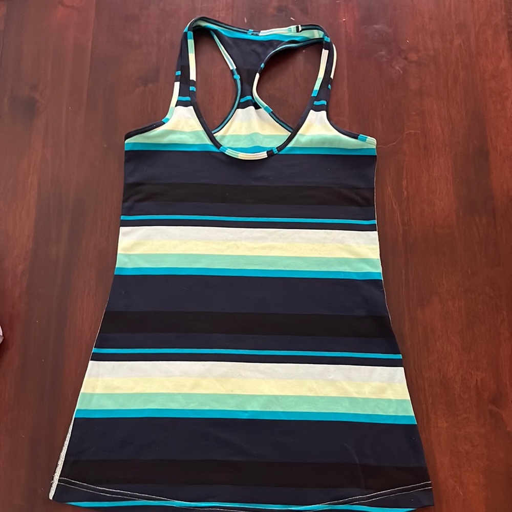 Lululemon top
